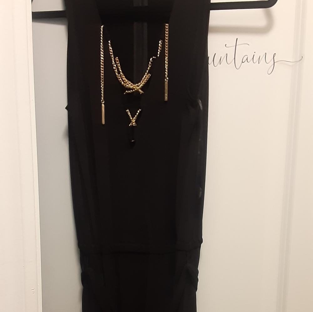Clothes - Picture 2 of 3